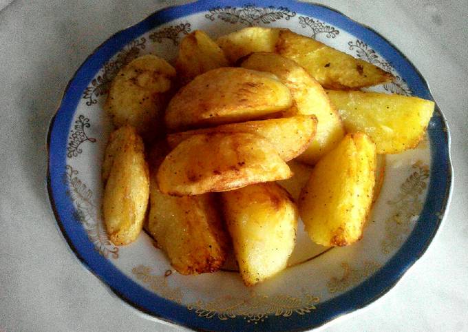 Картофельные дольки, жаренные для завтрака, порция общепит