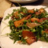 Салат из запеченной тыквы с хамоном и гребешками