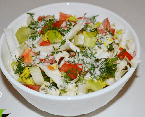 Салат из пекинской капусты с редькой и черешковым сельдереем