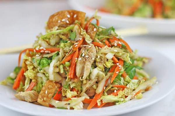 Салат с жареным куриным филе и китайской капустой(ТТК8124)